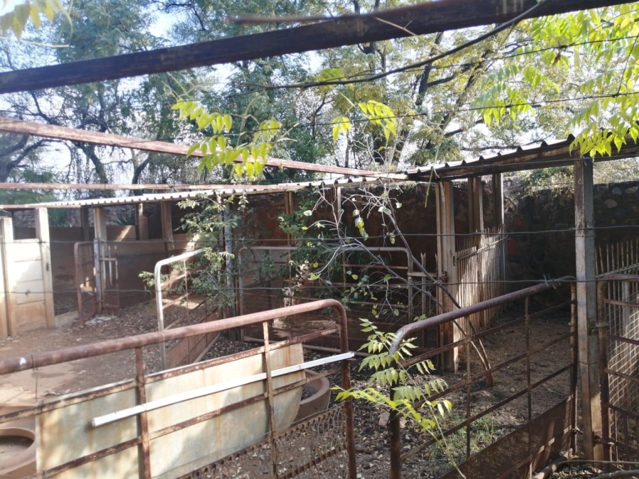 Commercial Property for Sale in Tweeriviere A H North West